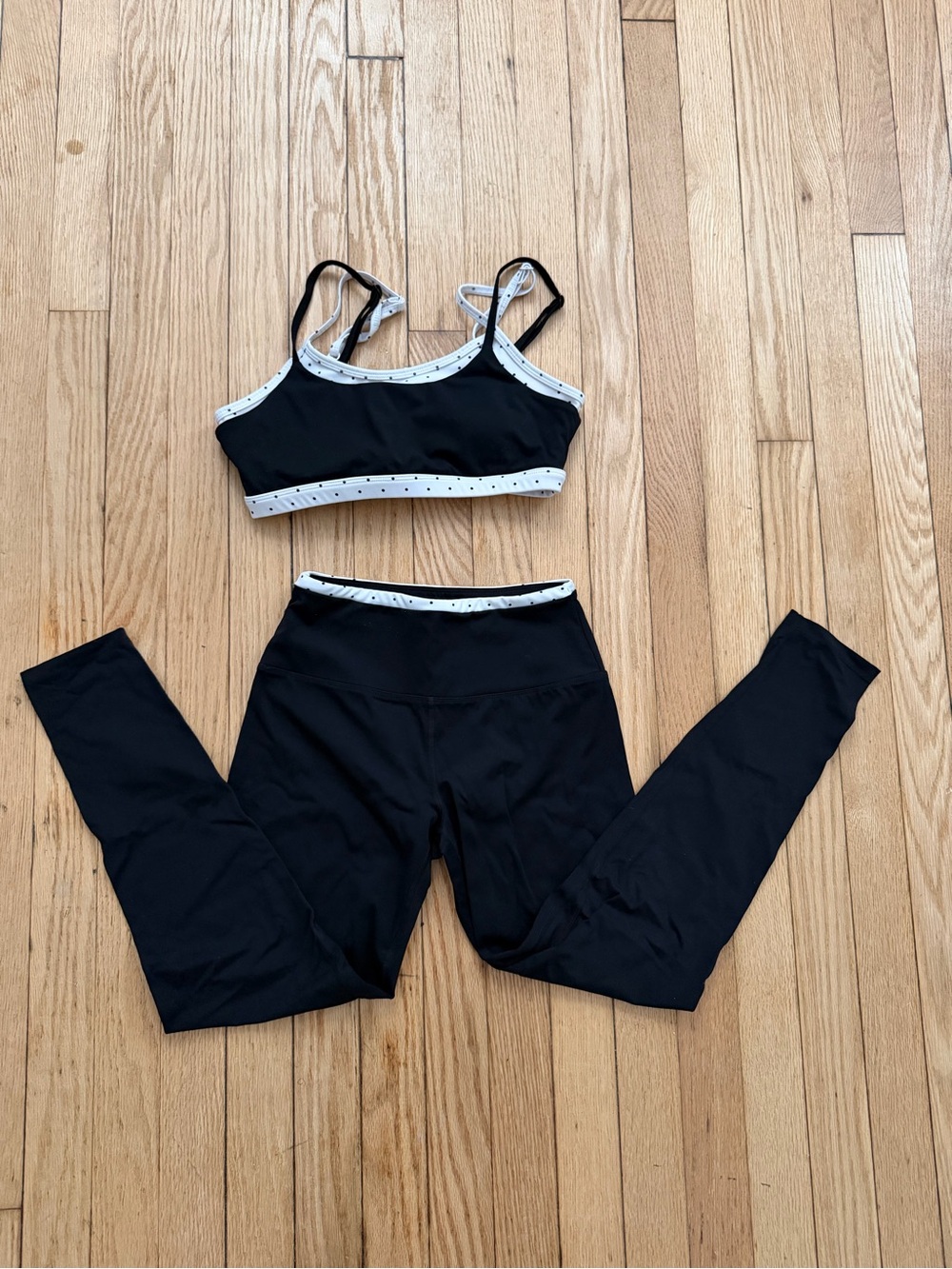Black Podka Dot Sports Bra and Leggings Set with White Trim